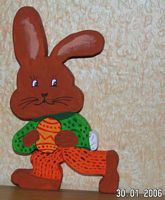 laufender Hase mit Ei