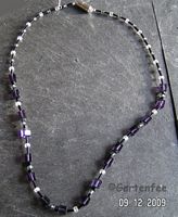 Lila Würfel mit Silberton