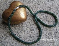 gehäkelte Kette in petrol