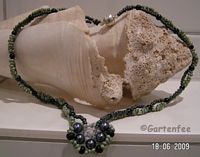 Bogenkette in anthrazit-gruen