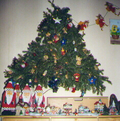 jetzt ein bissel weiter weg, es hängt über einer Komode